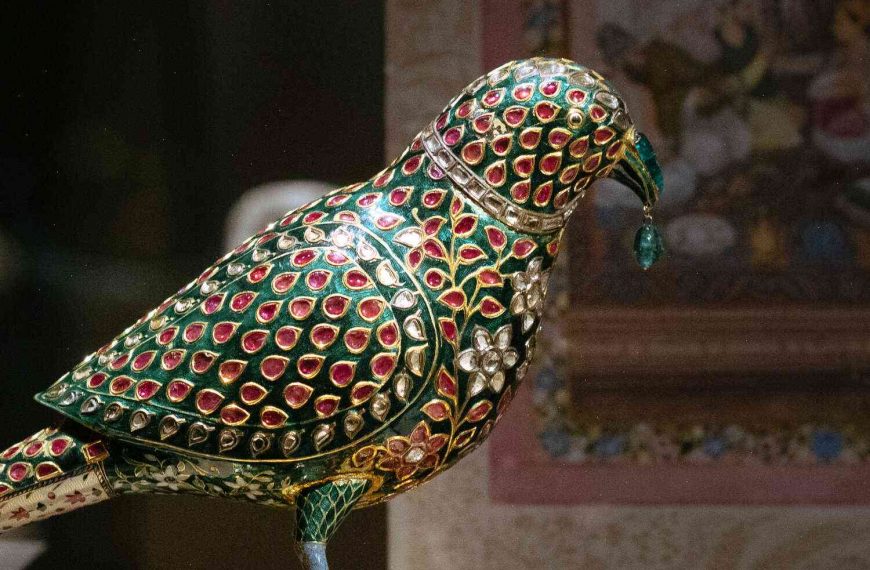 Museum of Fine Arts in Paris reopens with hajis selling gemstone dresses