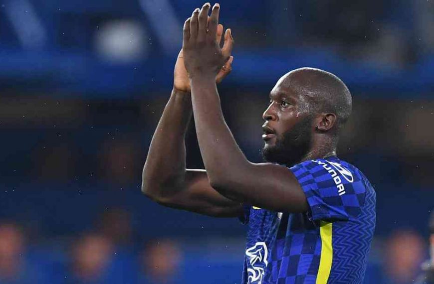 Romelu Lukaku ‘frustrated’ by extremist content on social media and demands to speak with tech CEOs